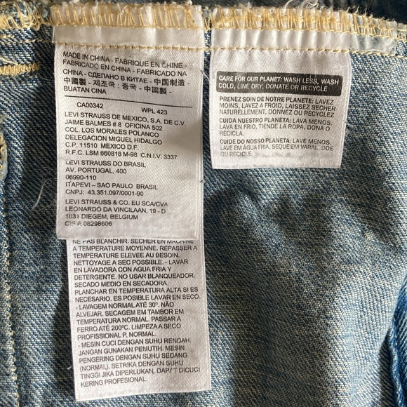 Levi’s distressed denim jacket - Picture 4 of 9